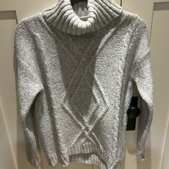 Michael Kors cotton/wool blend sweater. Turtleneck. Size medium.In great shape! - Picture 1 of 3